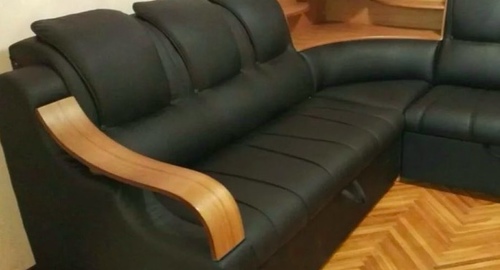 Перетяжка кожаного дивана. Лианозово 